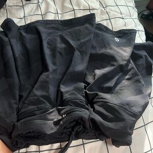 lulu black camo print skirt size 12 regular